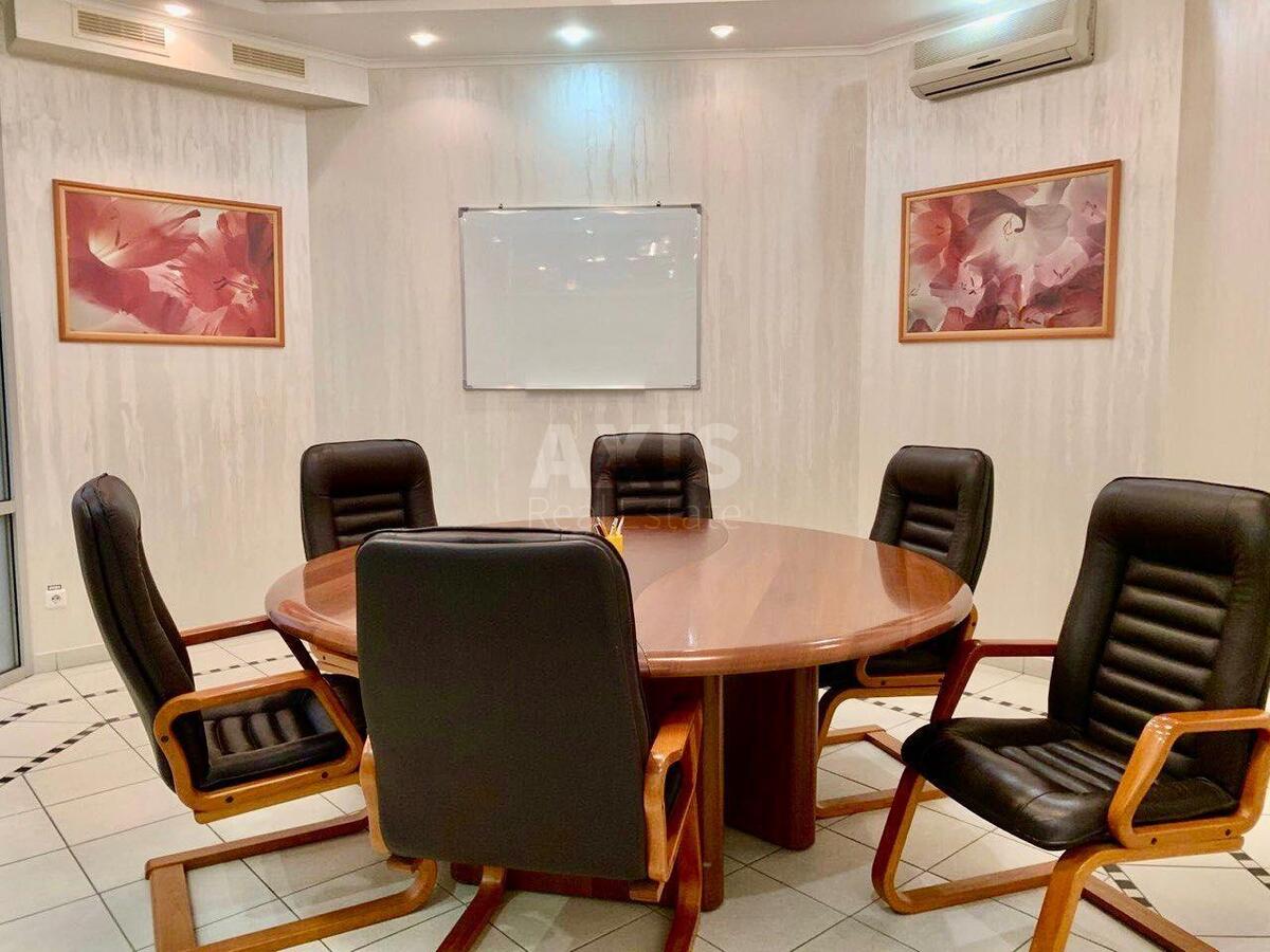 Office vul. Velyka Vasyl'kivs'ka 62/64, 305m2581504