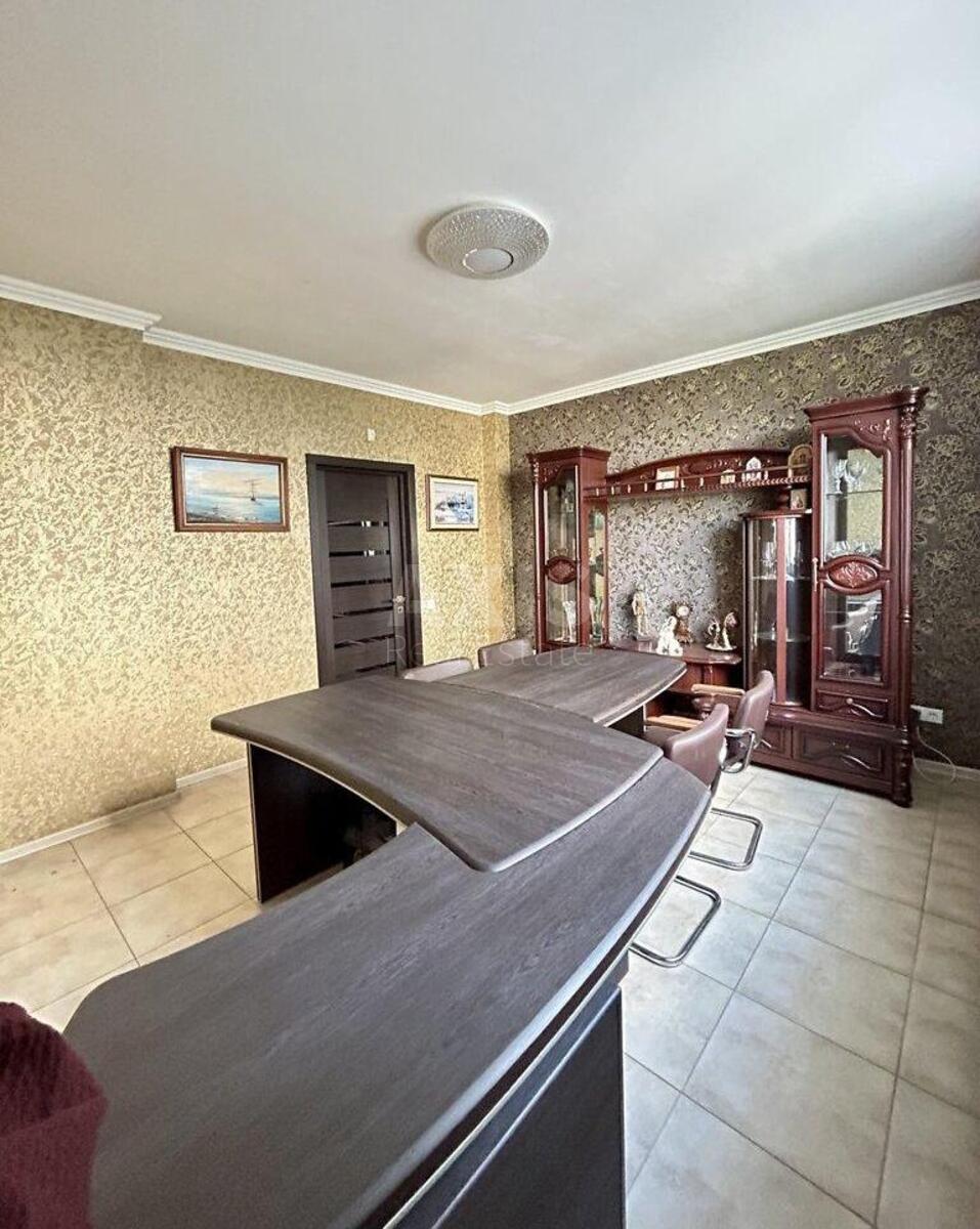 4k apartment vul. Oleny Pchilky 8571755