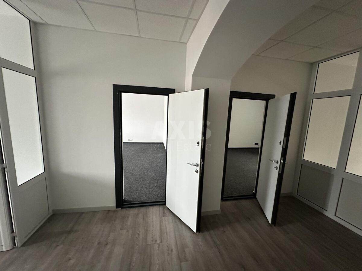 Office vul. Sichovyh Stril'civ 37/41, 93m2616994