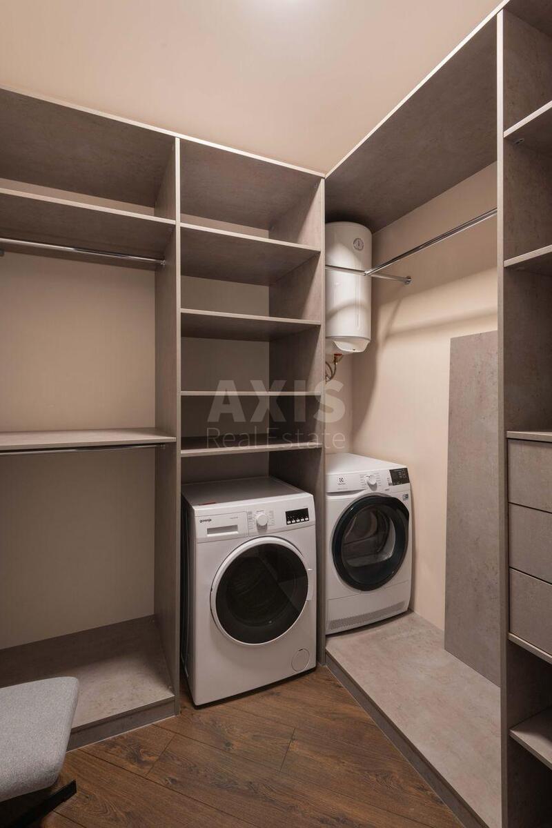 3k apartment vul. Strutyns'kogo Sergija 24