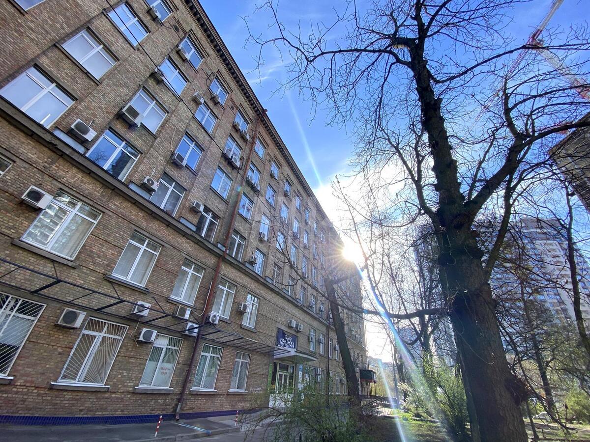 Office vul. Jevgena Konoval'cja 31, 1074m2622614