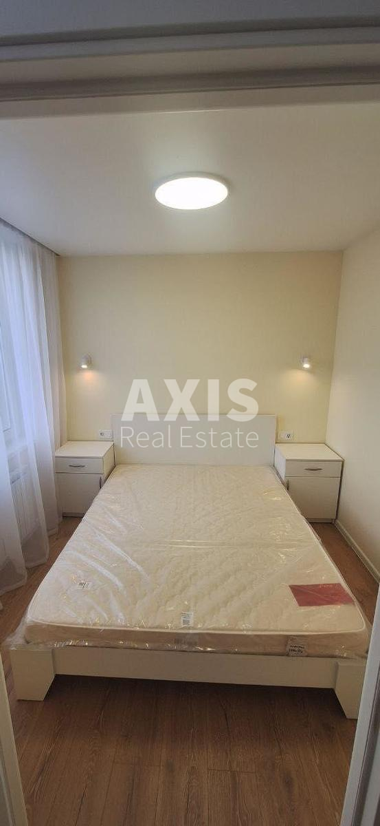 1k apartment vul. Bulahovs'kogo Akademika 1Б