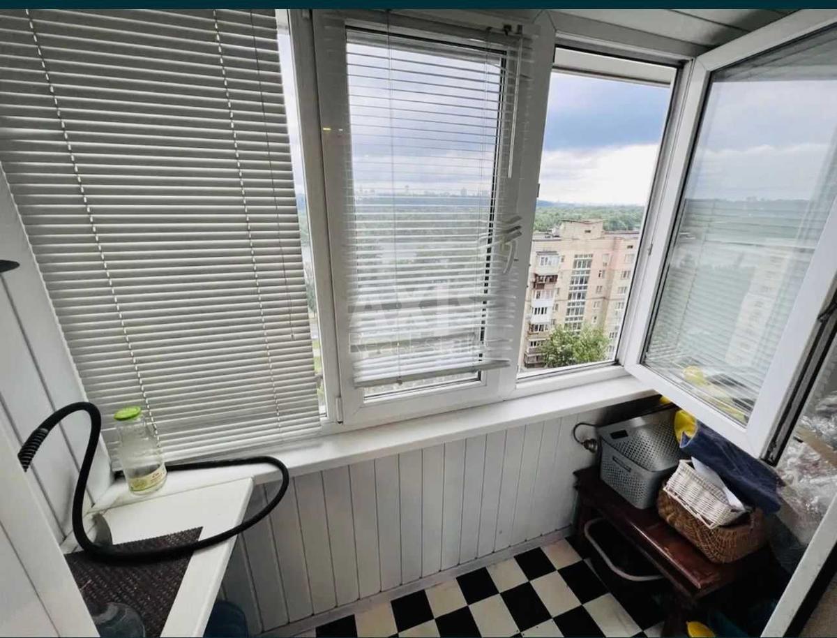 1k apartment nab. Rusanivs'ka 64