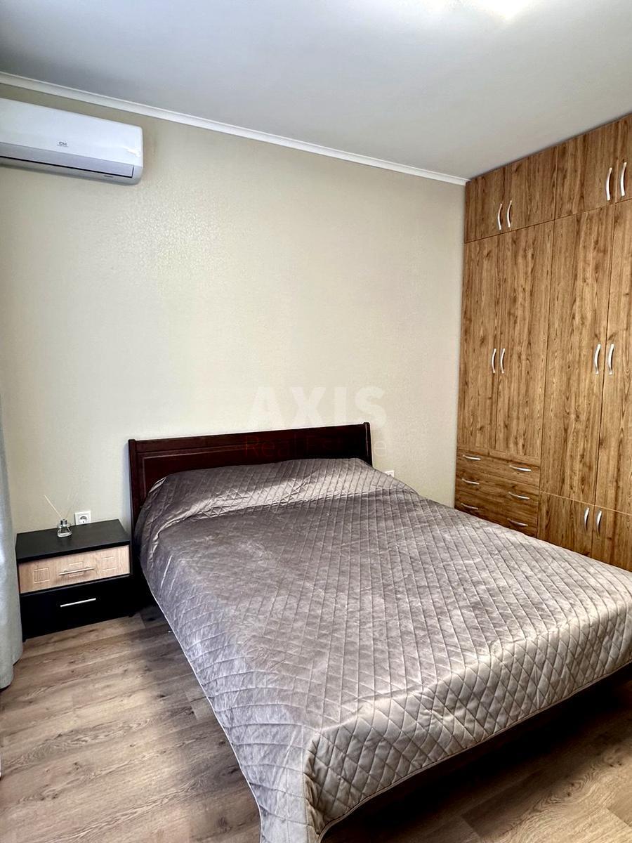 2k apartment pr-t Berestejskij 67631846