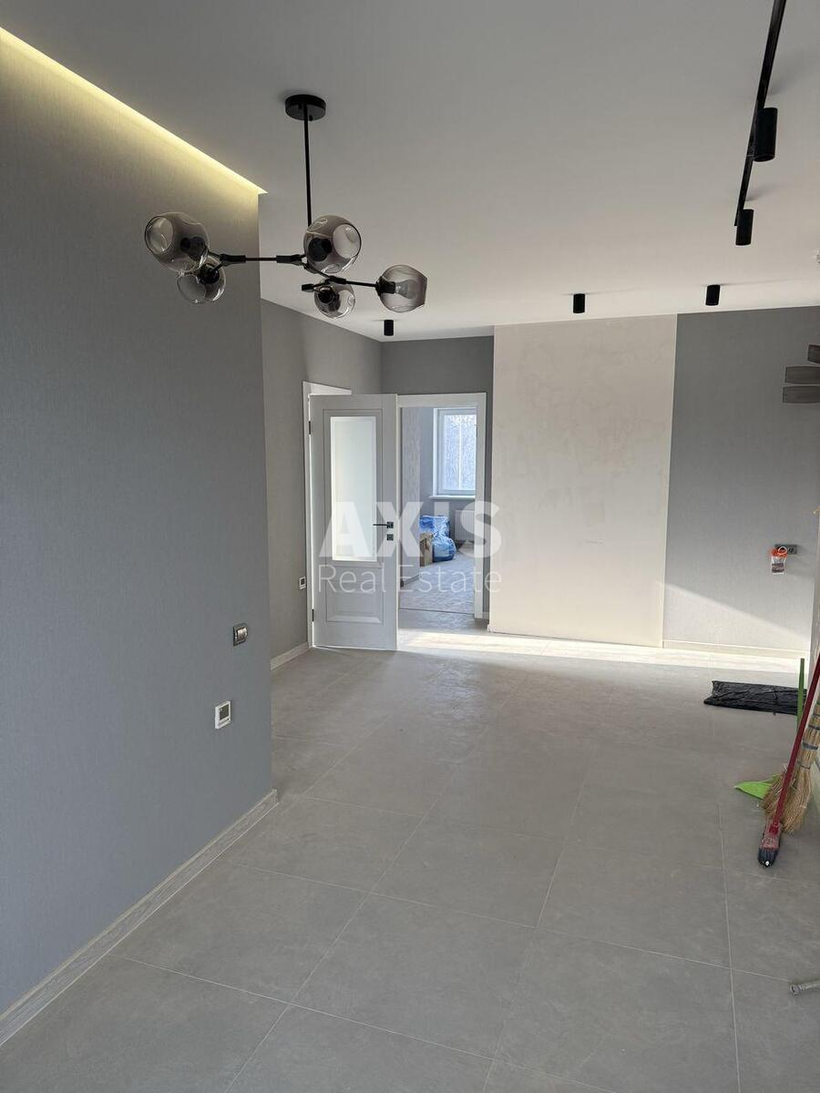 2k apartment vul. Nyzhn'okljuchova 140