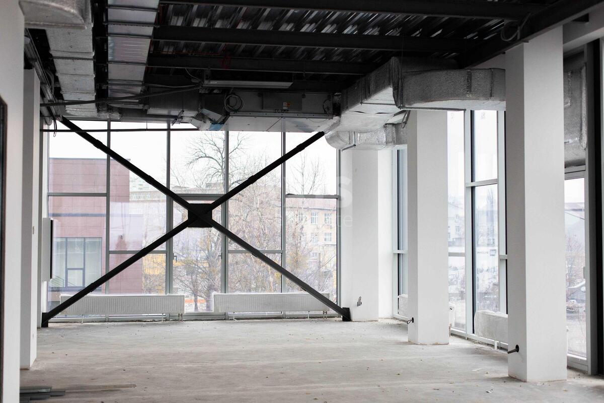 Office vul. Amurs'ka 6, 395m22
