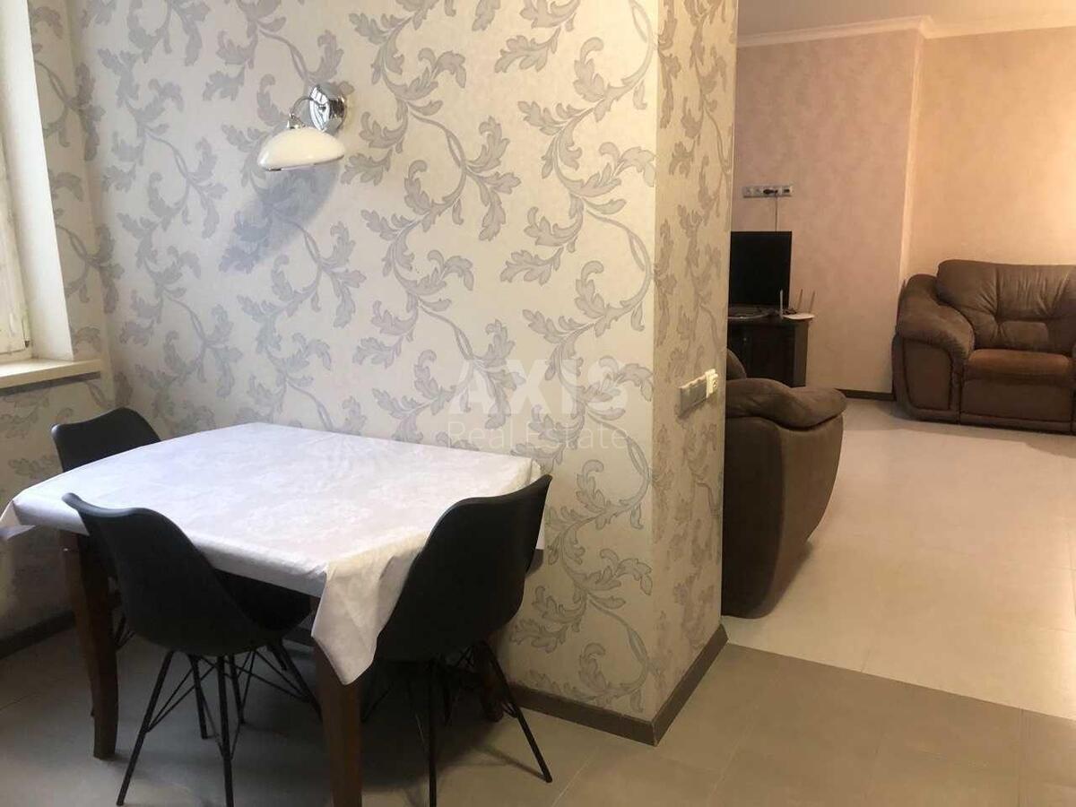 3k apartment vul. Knjazhyj Zaton 211