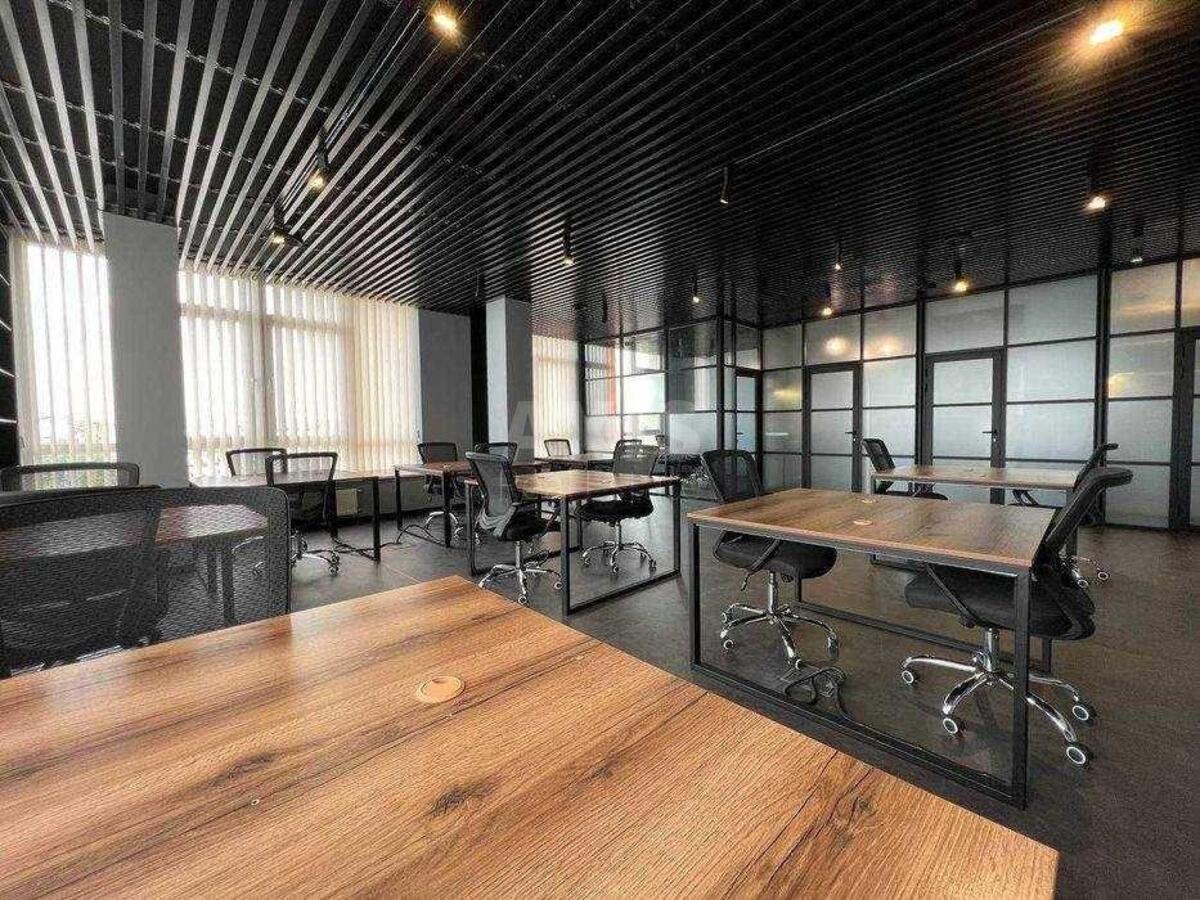 Office vul. Zhyljans'ka 68, 100m20
