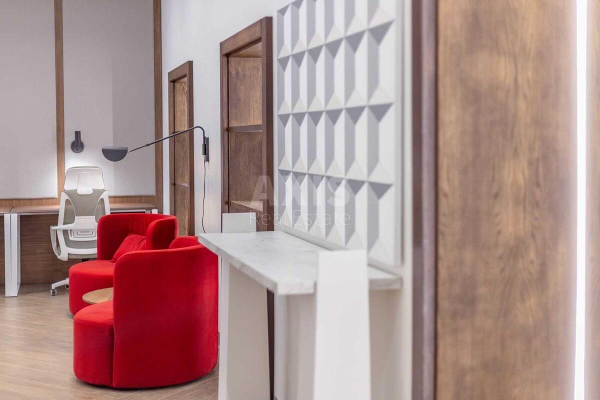 Office vul. Bul'varno-Kudrjavs'ka 51, 135m25