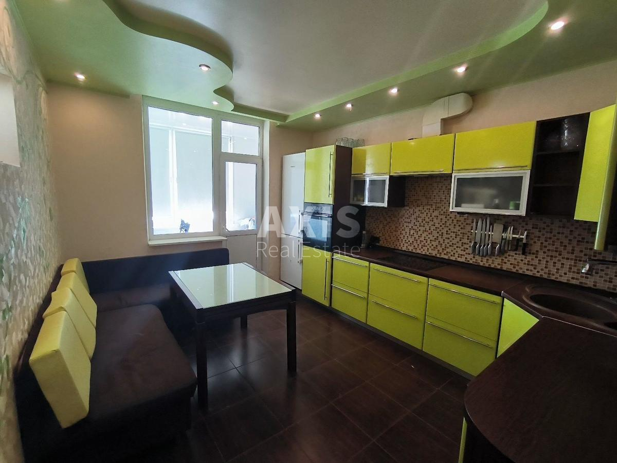 2k apartment vul. Rusovoi' Sofii' 7