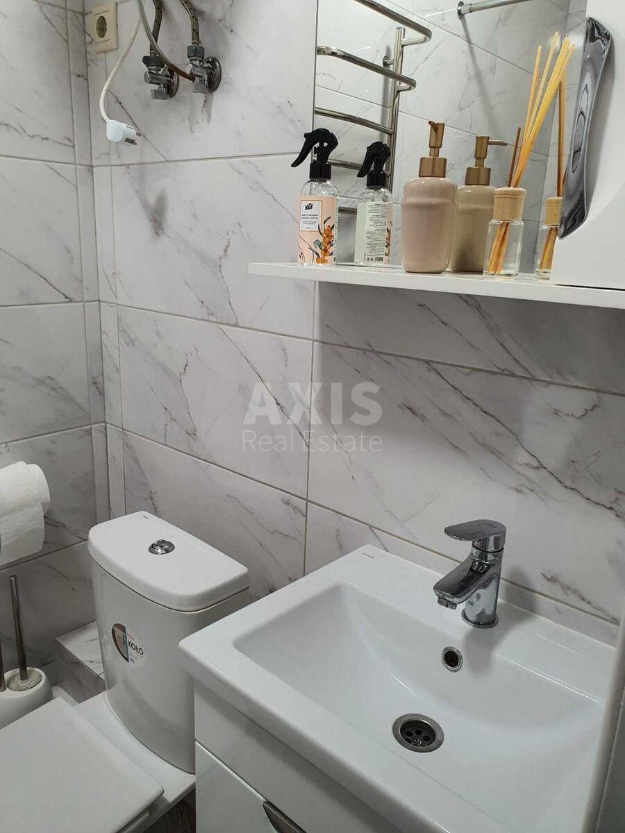 1k apartment vul. Saljutna 2Б570147