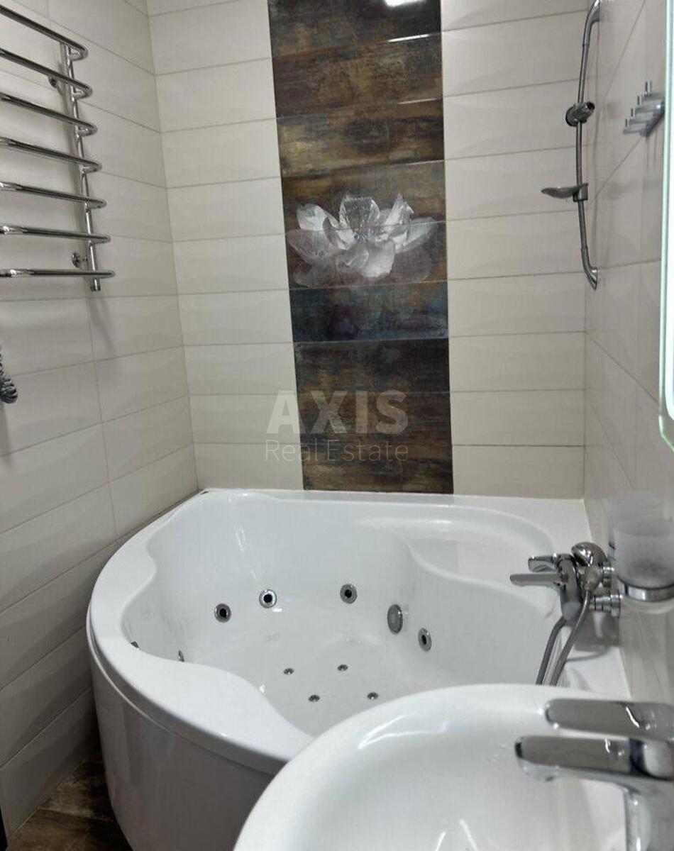 3k apartment vul. Dniprovods'ka 67