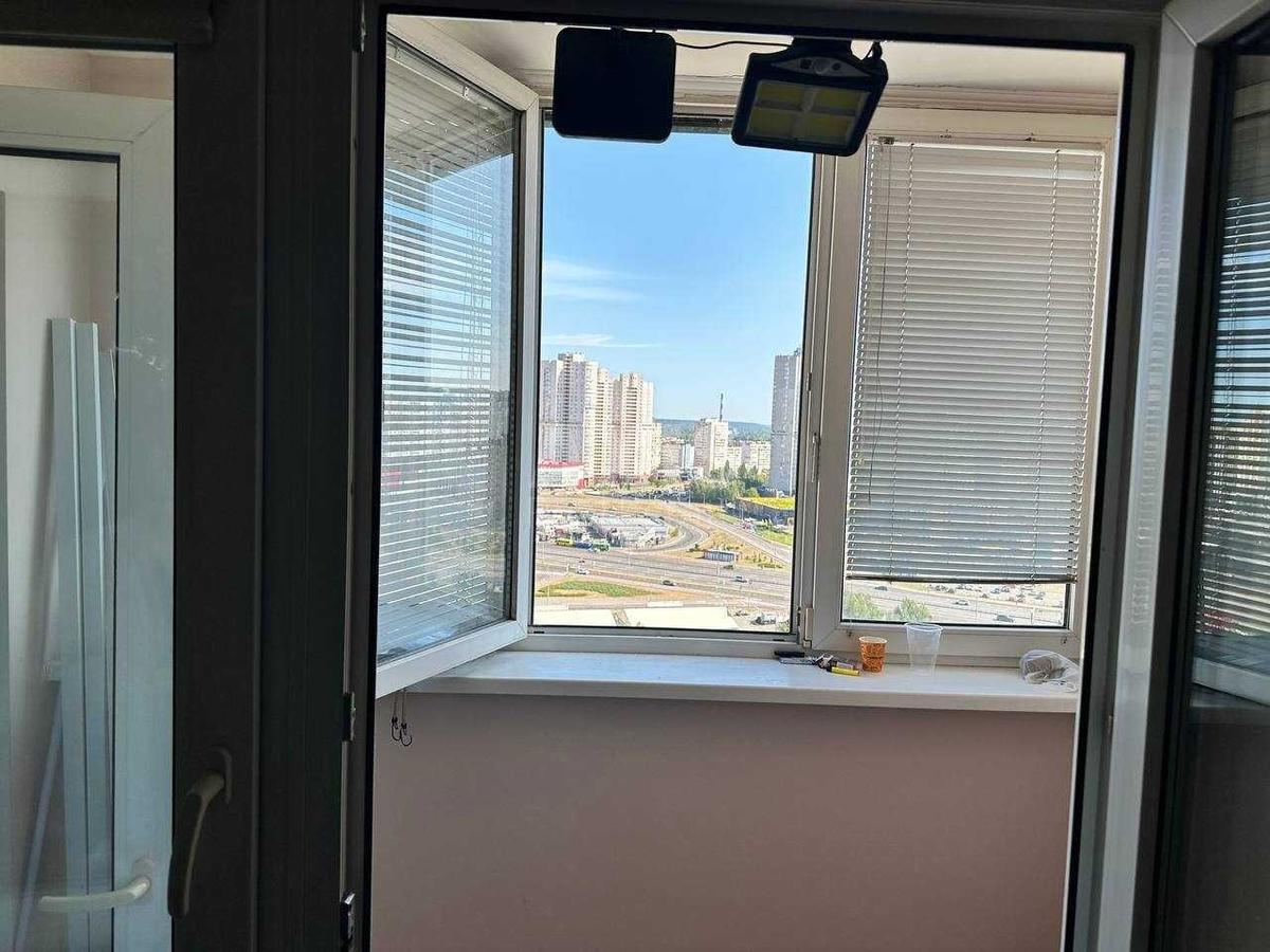 3k apartment vul. Sribnokil's'ka 2А6