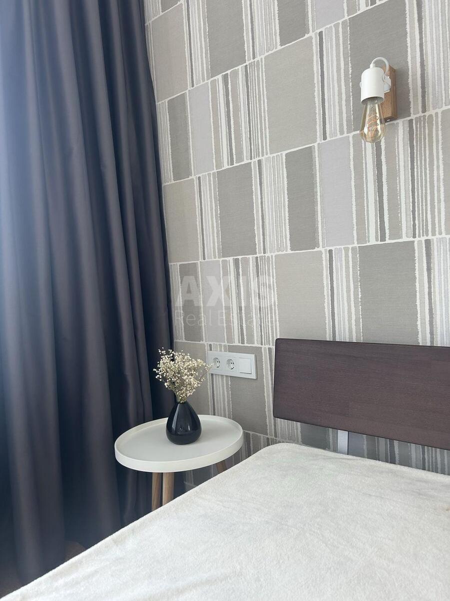 2k apartment nab. Dniprovs'ka 15567138