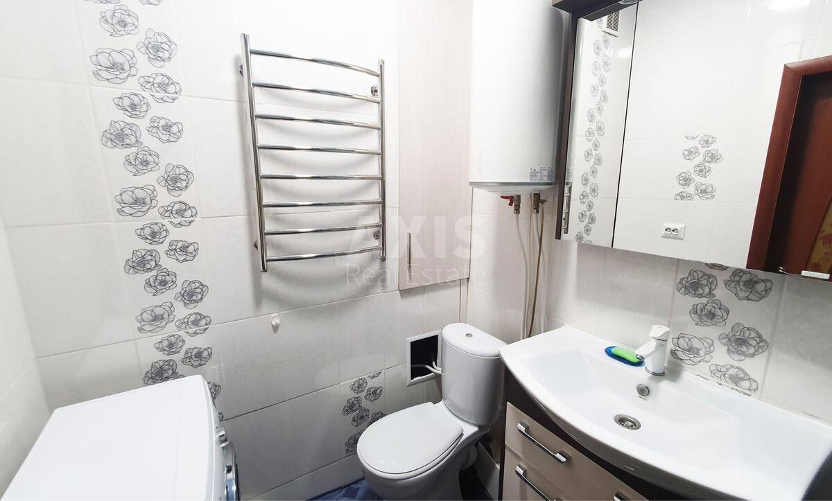 1k apartment vul. Urlivs'ka 404