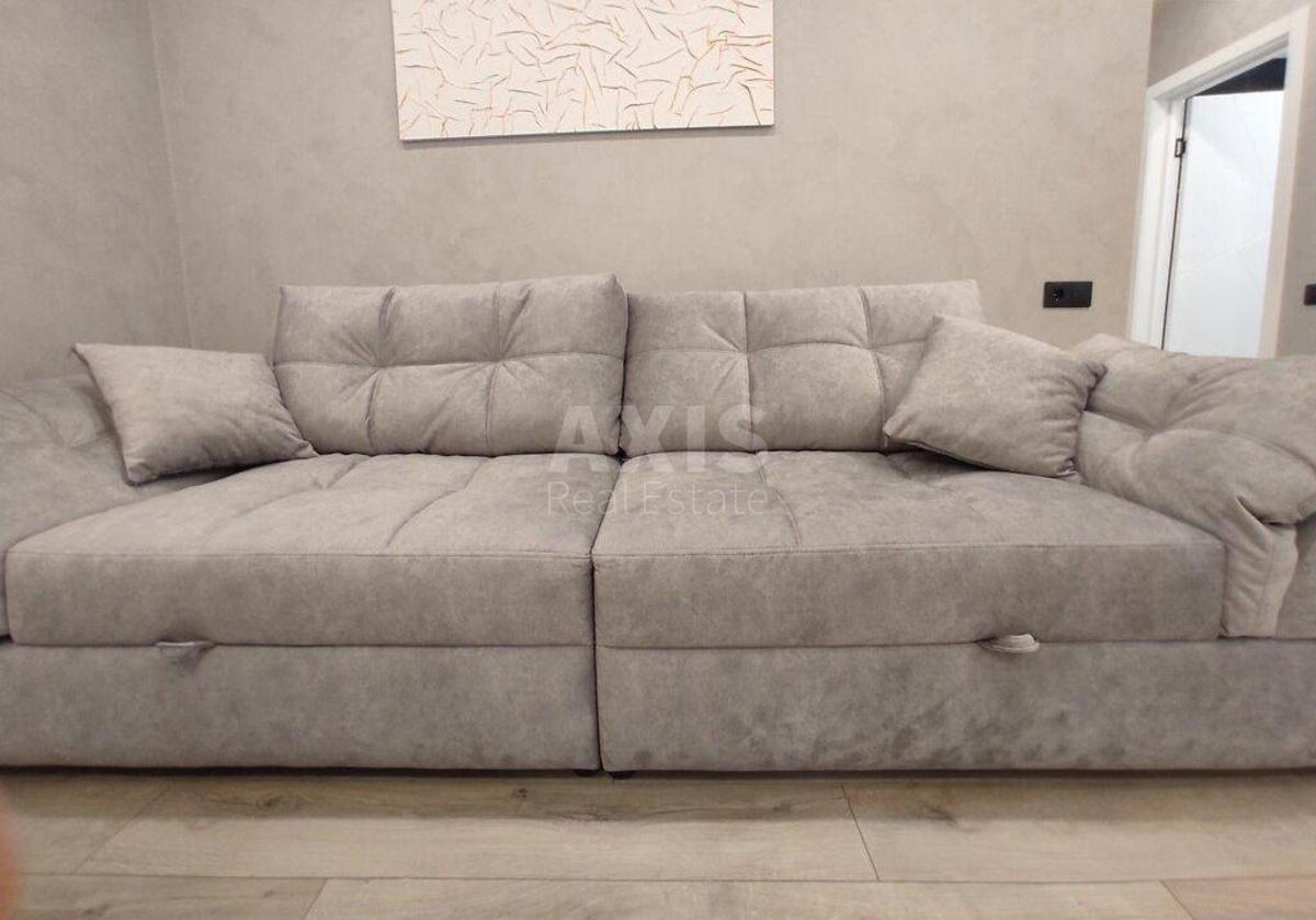 2k apartment vul. Oleksandra Olesja 76