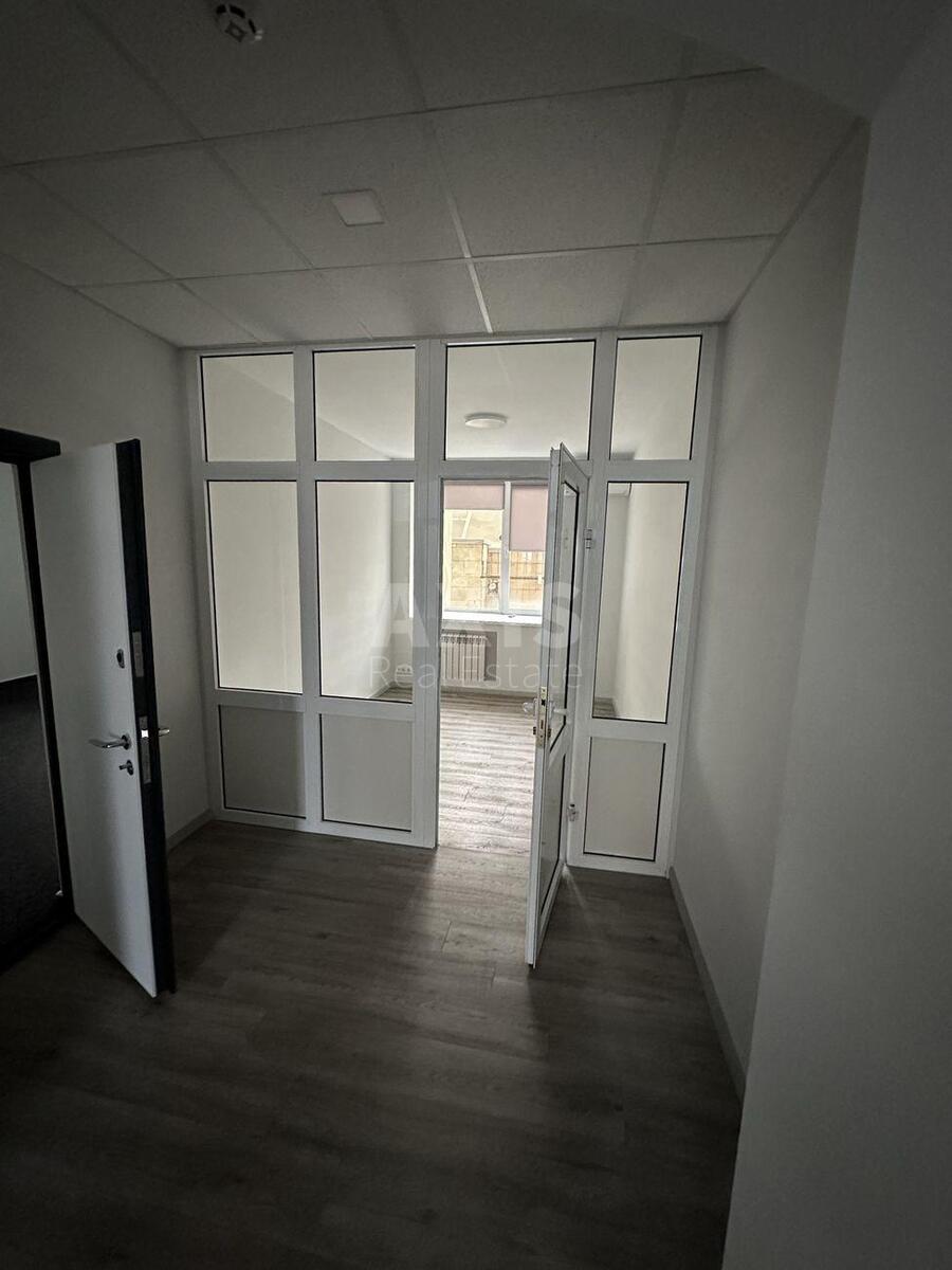 Office vul. Sichovyh Stril'civ 37/41, 93m2616995