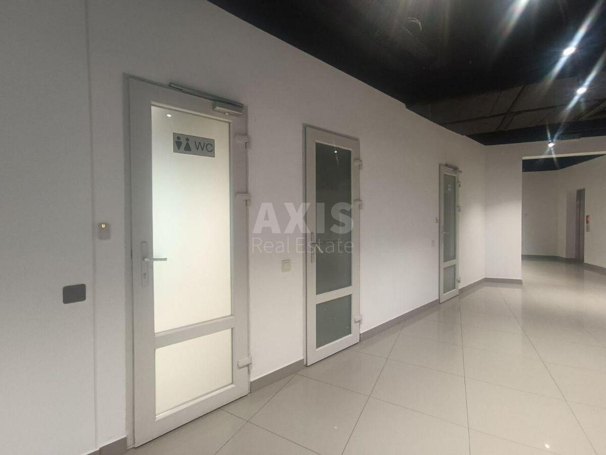 Office vul. Jevgena Konoval'cja 36Д, 163m25787013