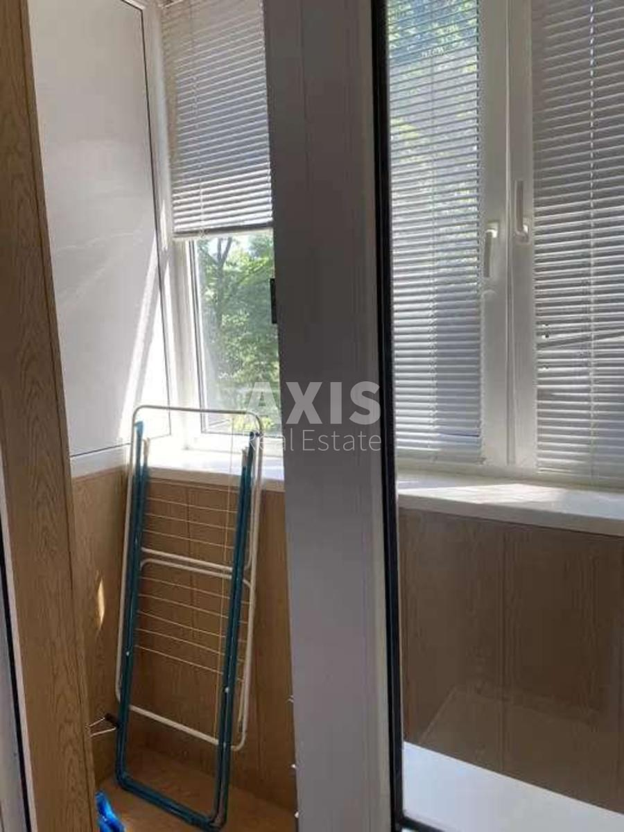 3k apartment vul. Vyborz'ka 8017