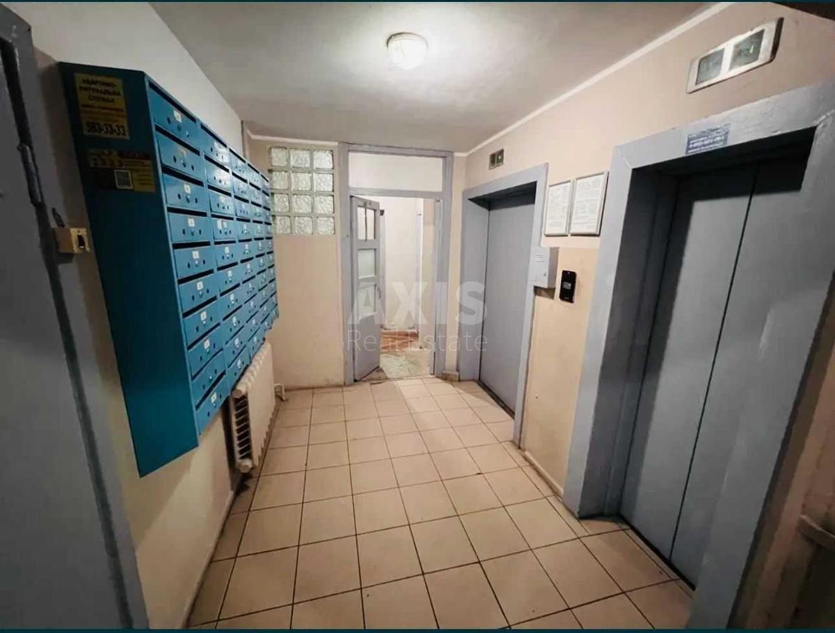 1k apartment nab. Rusanivs'ka 65