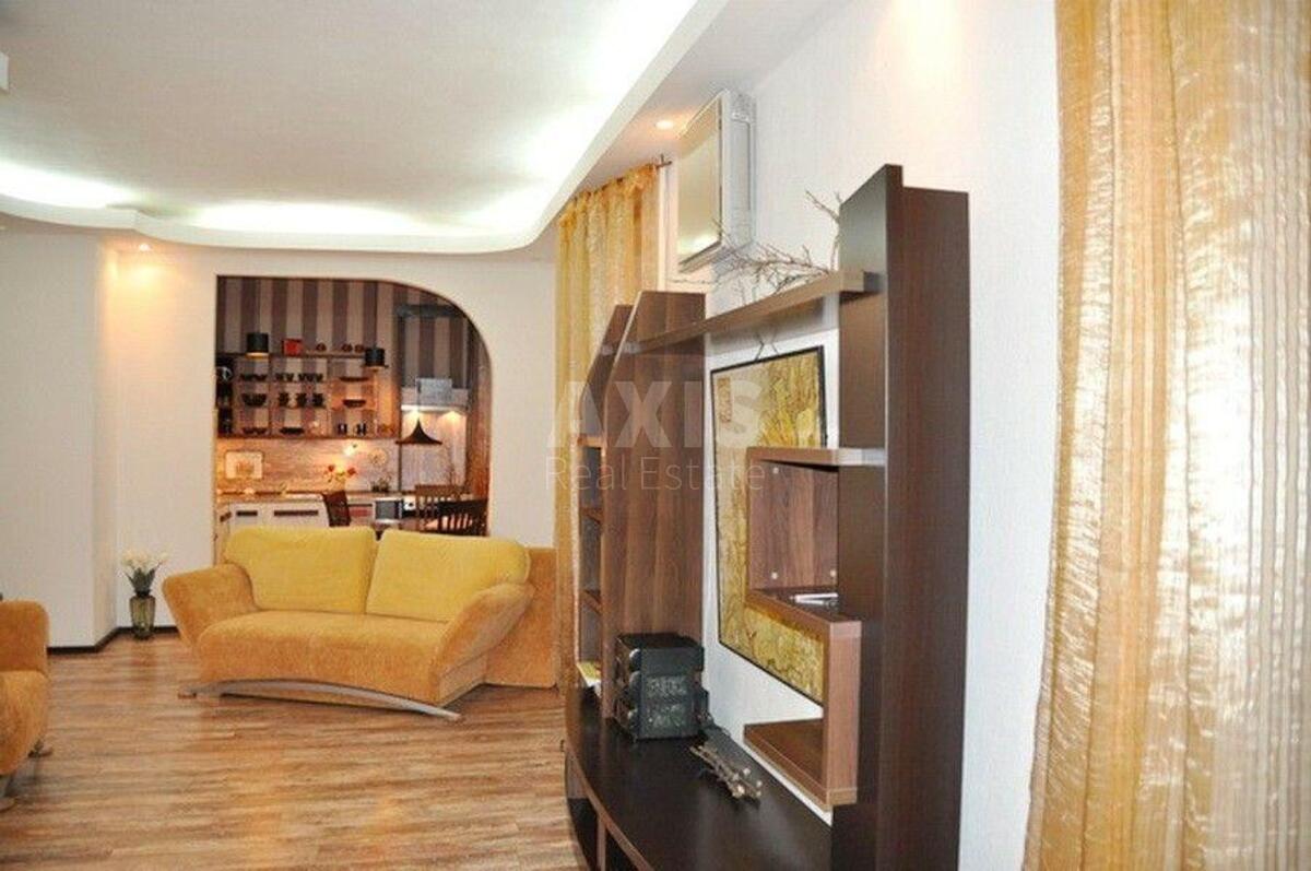 2k apartment vul. Grushevs'kogo Myhajla 28/24