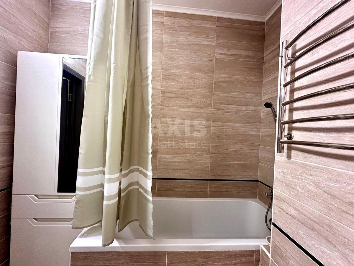 2k apartment pr-t Berestejskij 67631847