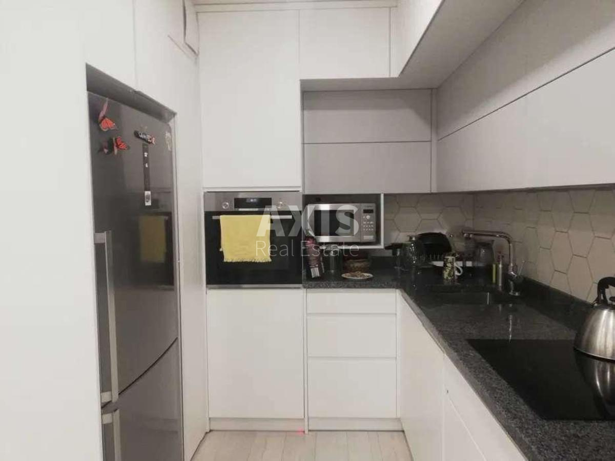 3k apartment vul. Sverstjuka Jevgena 4