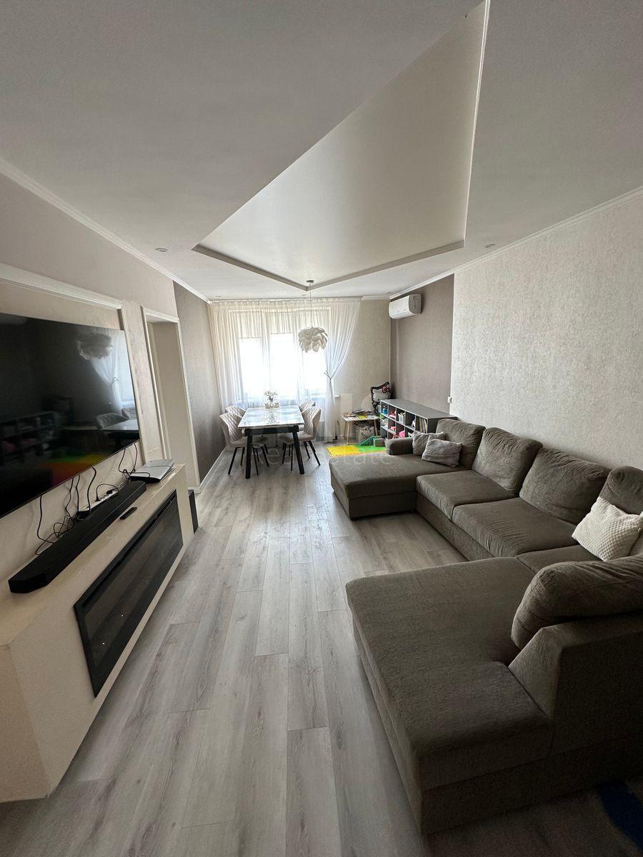 3k apartment vul. Urlivs'ka 11/443