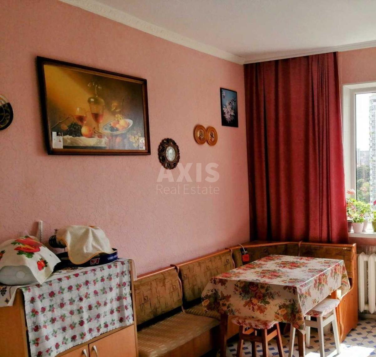 2k apartment vul. Vsevoloda Zmijenka 26