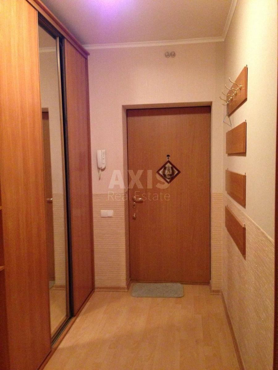 2k apartment vul. Mykil's'ko-Slobids'ka 2В4