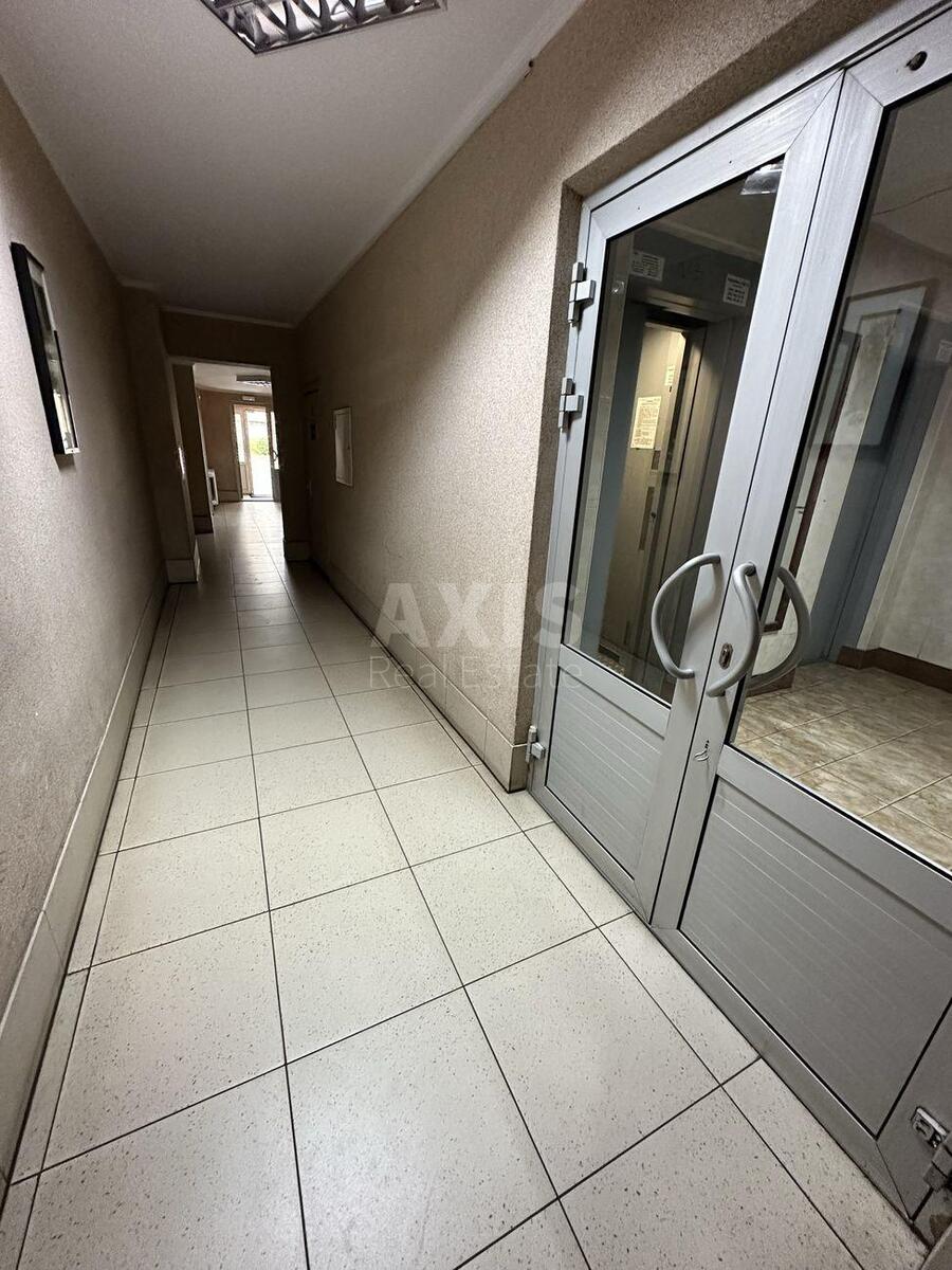 2k apartment vul. Mykil's'ko-Slobids'ka 6Б5992310