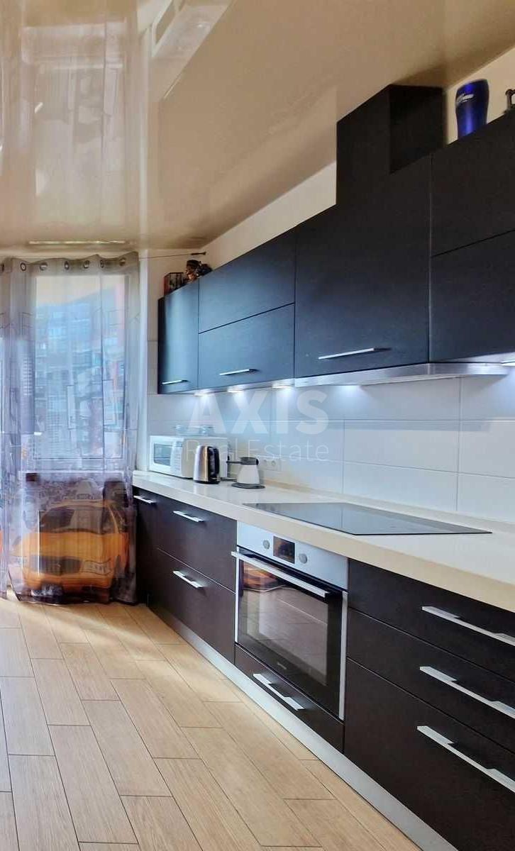 3k apartment vul. Yulia Zdanovska 71Д