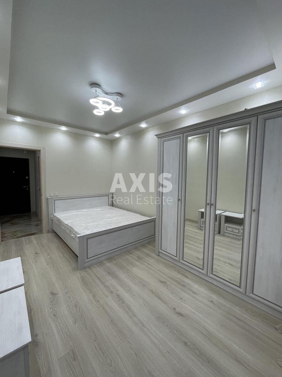 1k apartment nab. Dniprovs'ka 18594806