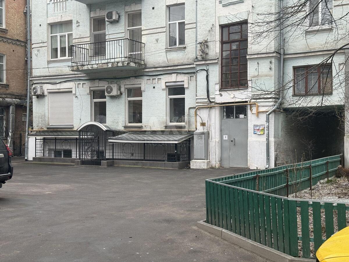 Office vul. Vozdvyzhens'ka 51А, 152m2