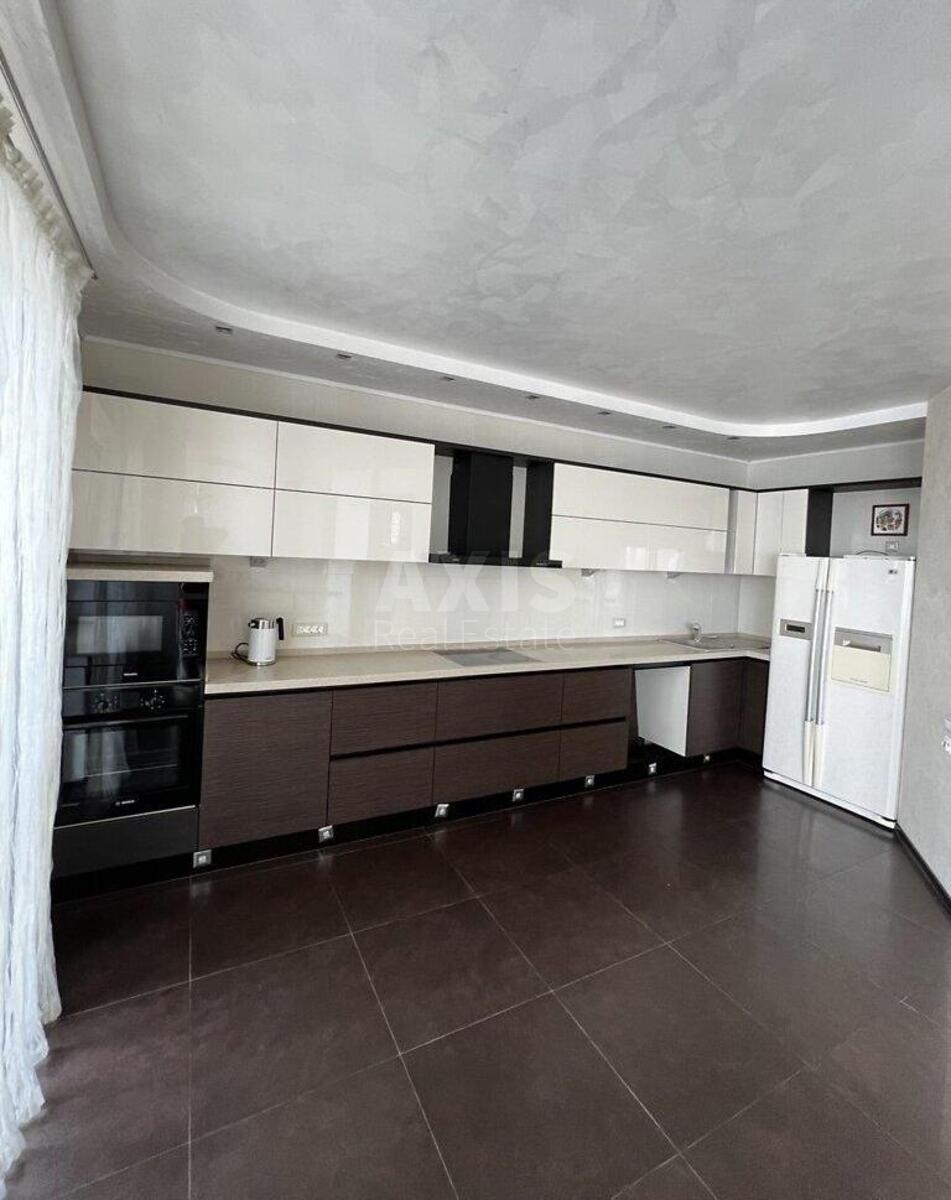5k apartment vul. Turgenjevs'ka 28/30А