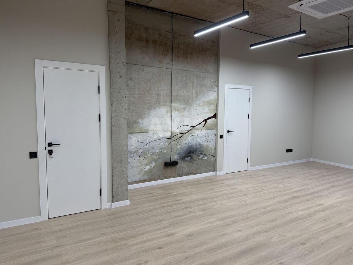 Office vul. Glybochyc'ka 40, 71m2