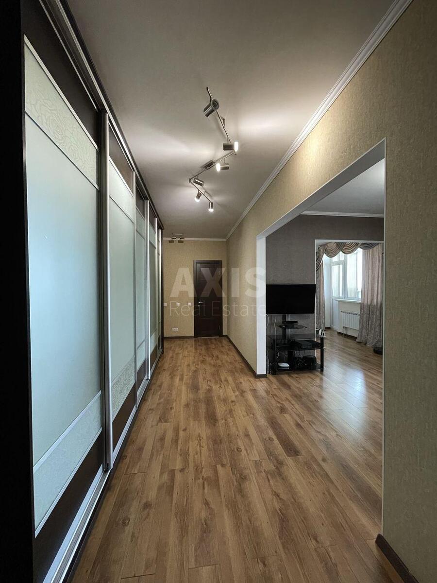 2k apartment vul. Sikors'kogo Igorja Aviakonstruktora 42