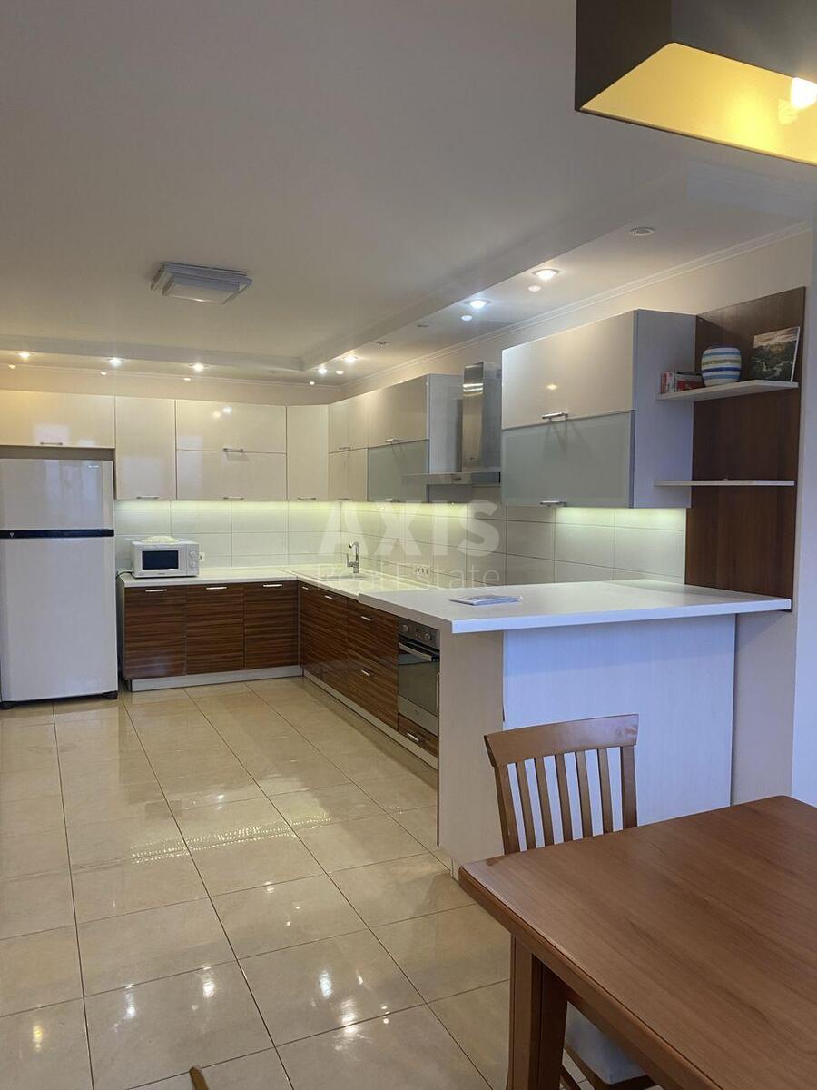 2k apartment vul. Lobanovs'kogo 4Г1