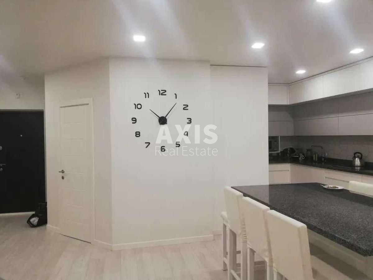 3k apartment vul. Sverstjuka Jevgena 41