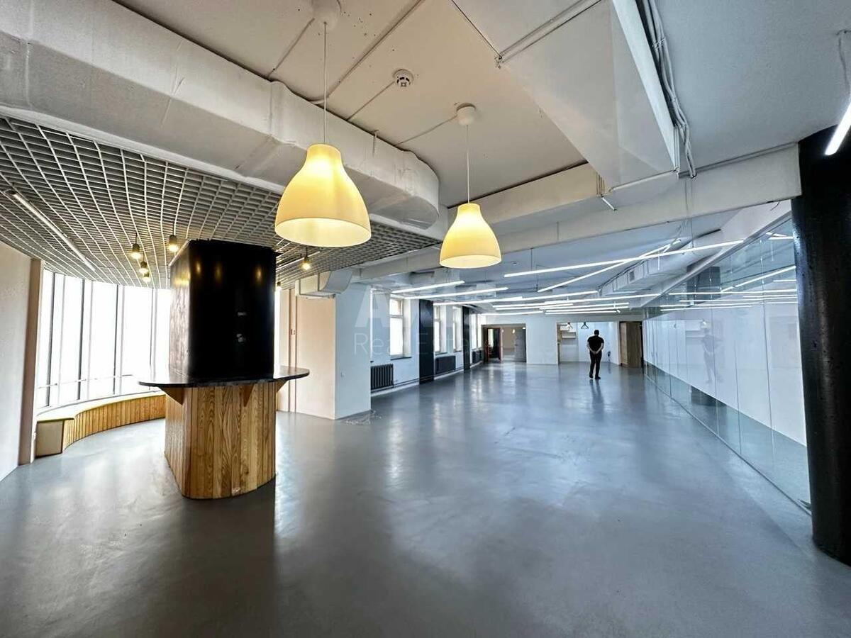 Office bul. Lesi Ukrai'nky 23Б, 412m259043