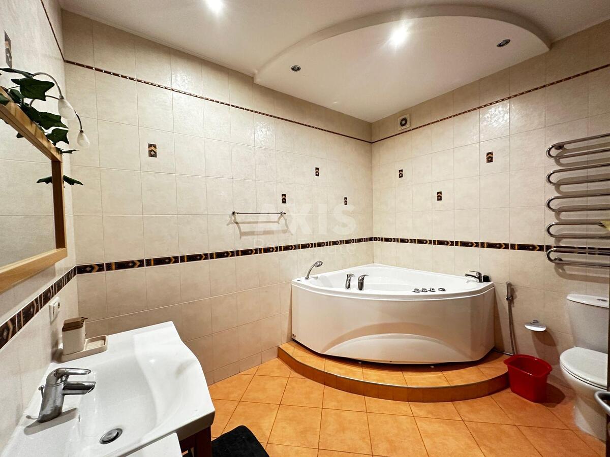3k apartment vul. Jevgena Konoval'cja 36Б7