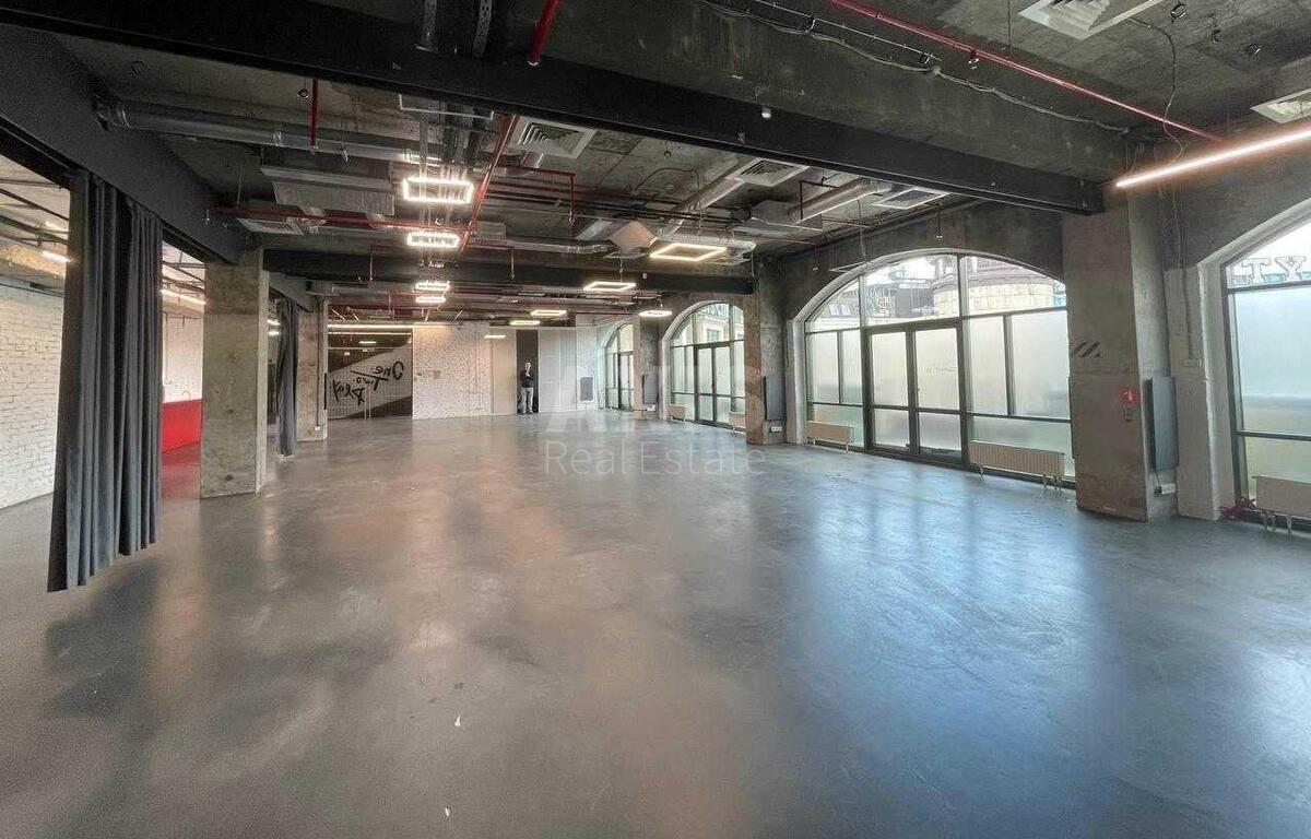Office vul. Basejna 2/3, 670m21