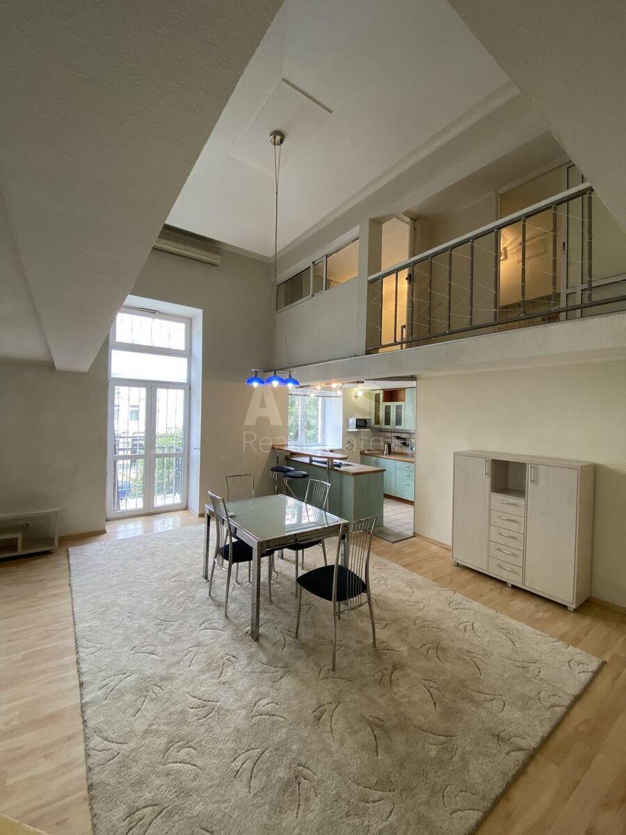 3k apartment vul. Skoropads'kogo Pavla 53