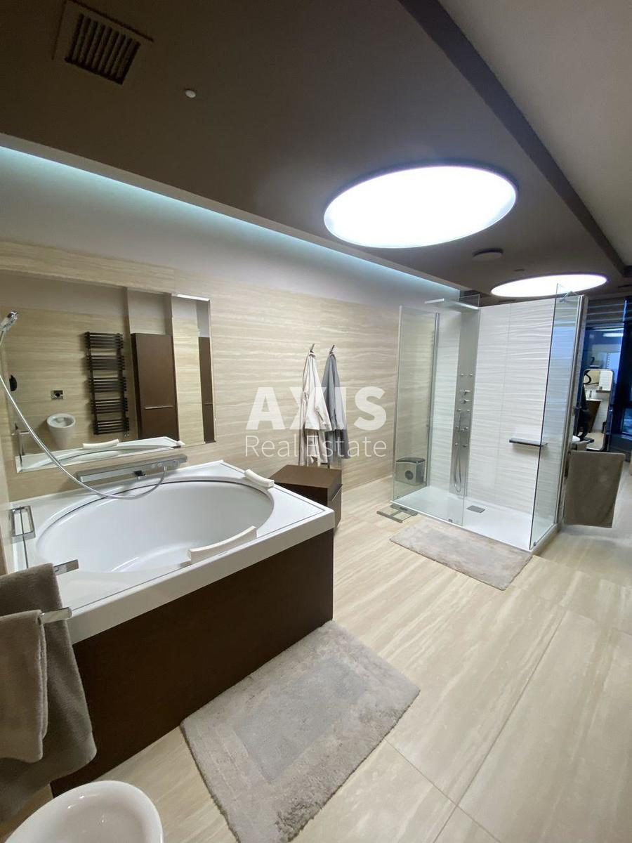 3k apartment vul. Strutyns'kogo Sergija 213