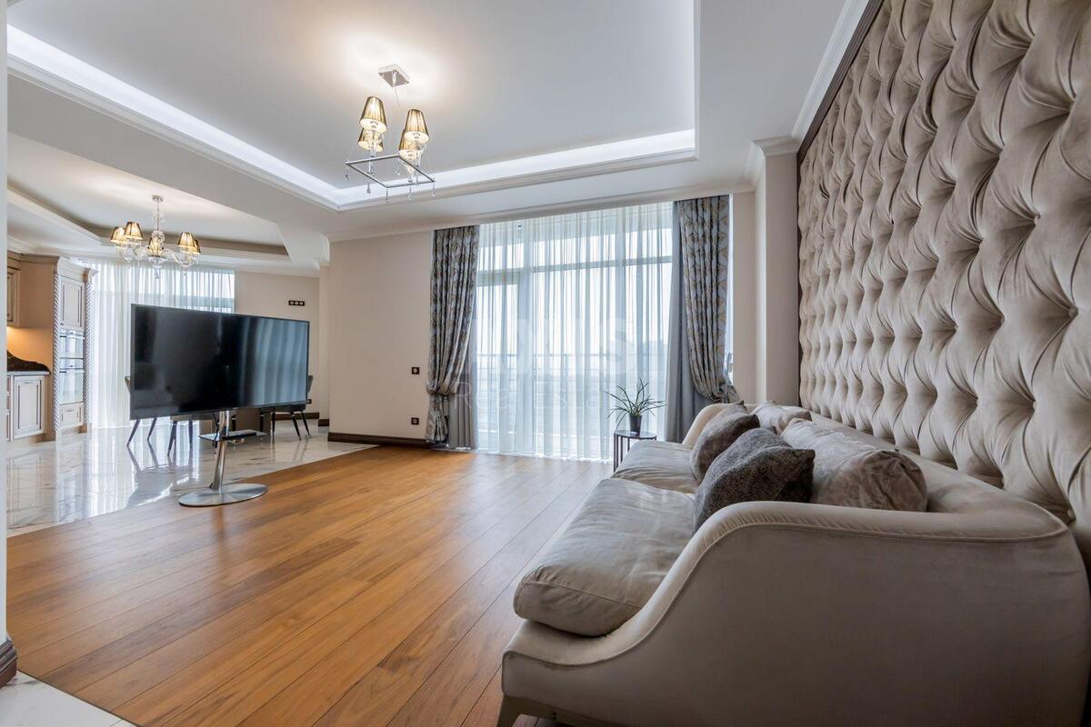 4k apartment vul. Zvirynec'ka 477