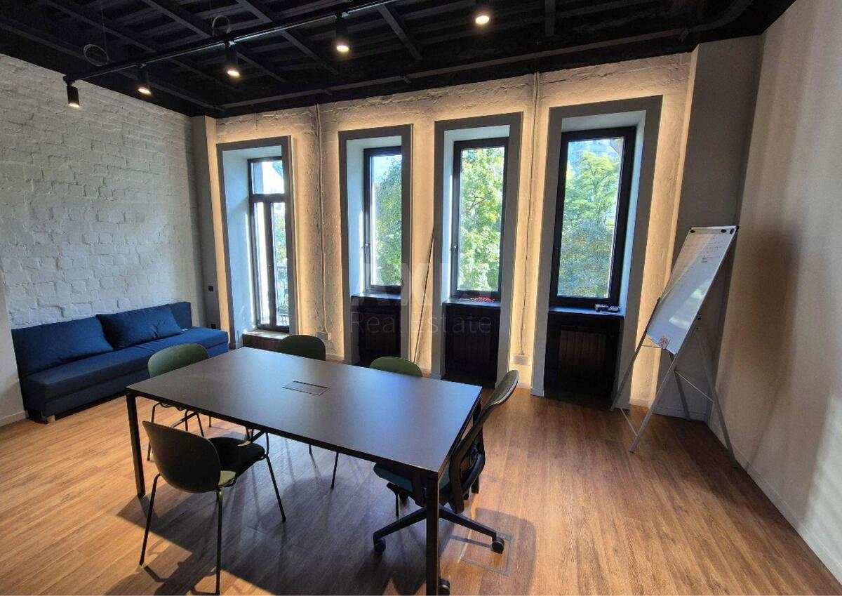Office vul. Franka Ivana 9, 250m2607033