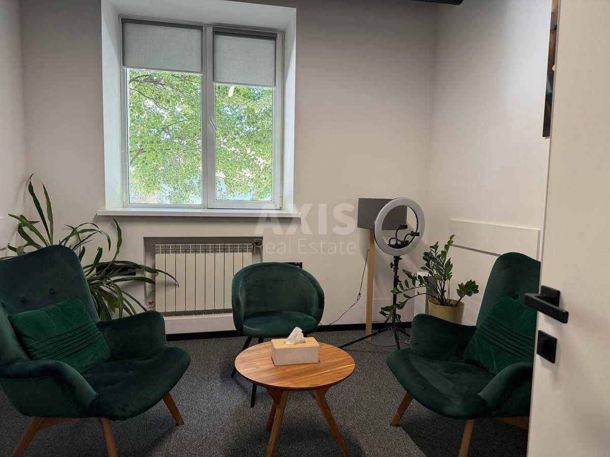 Office vul. Gajdara 58/10, 192m2582250