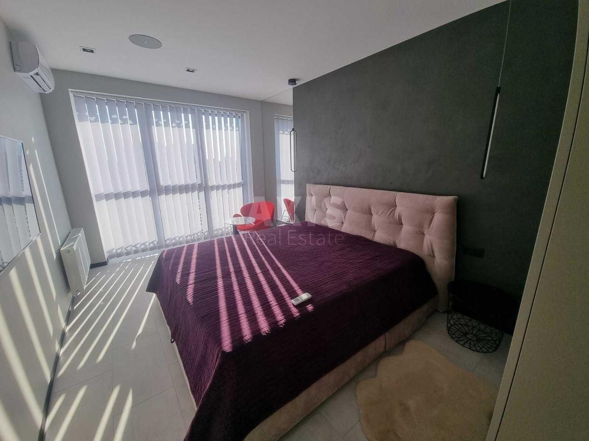 3k apartment vul. Lypkivs'kogo Vasylja Mytropolyta 16Г2