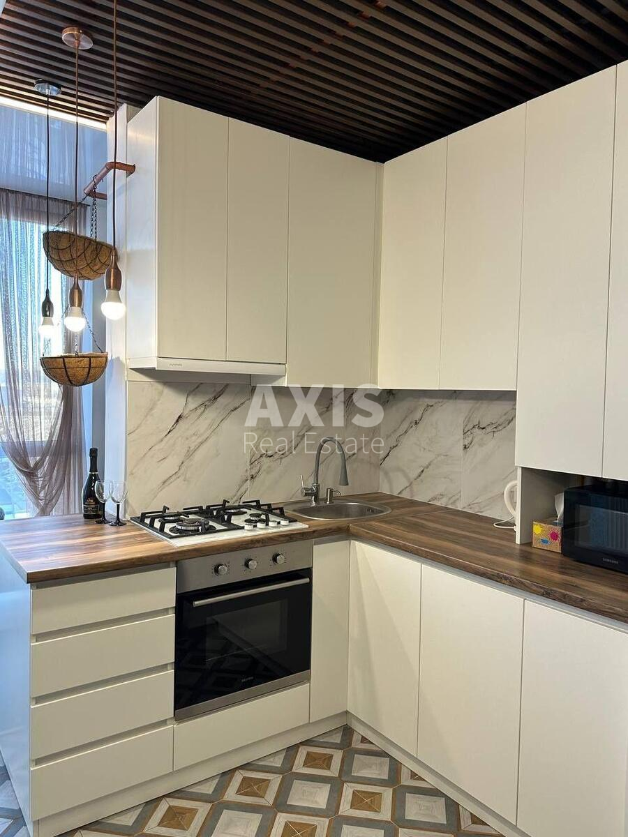 2k apartment nab. Dniprovs'ka 18