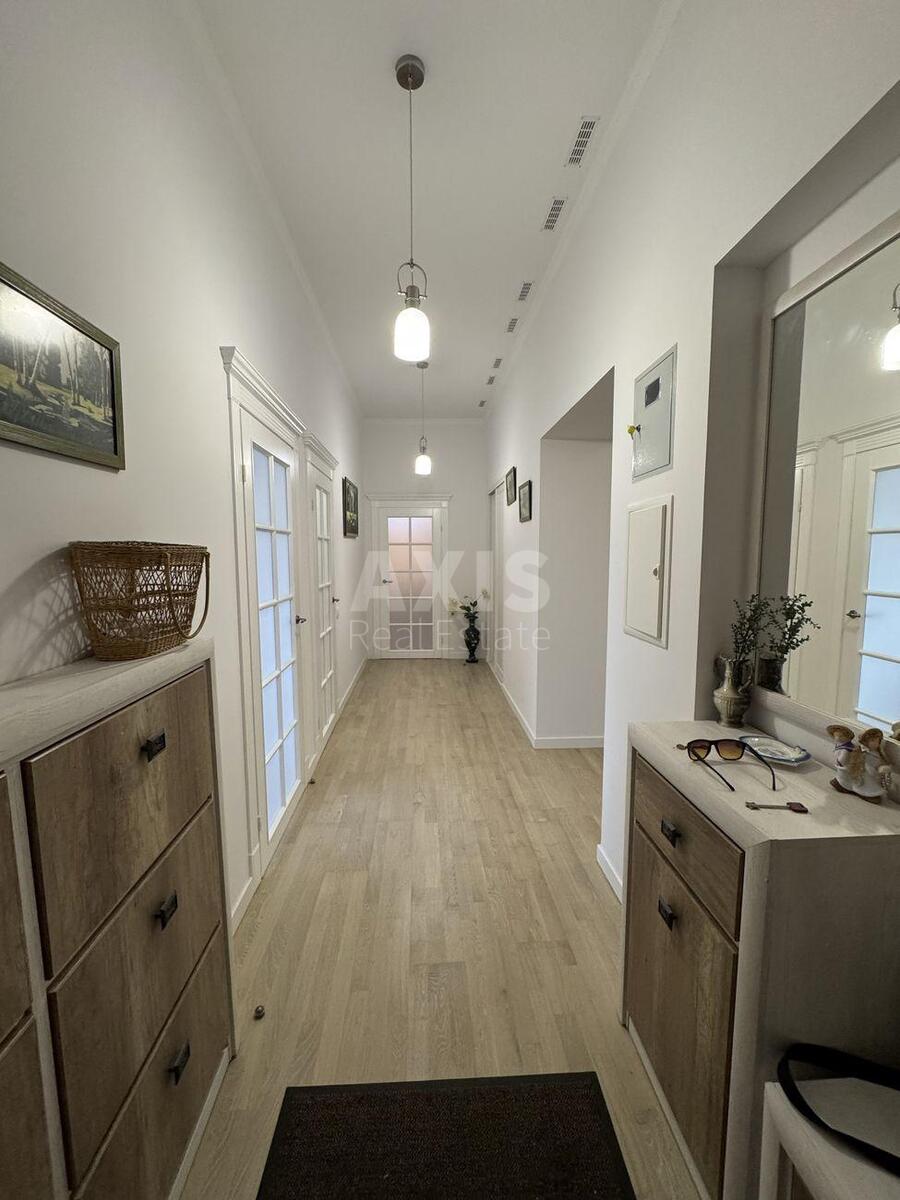 4k apartment vul. Kost'ol'na 155944012